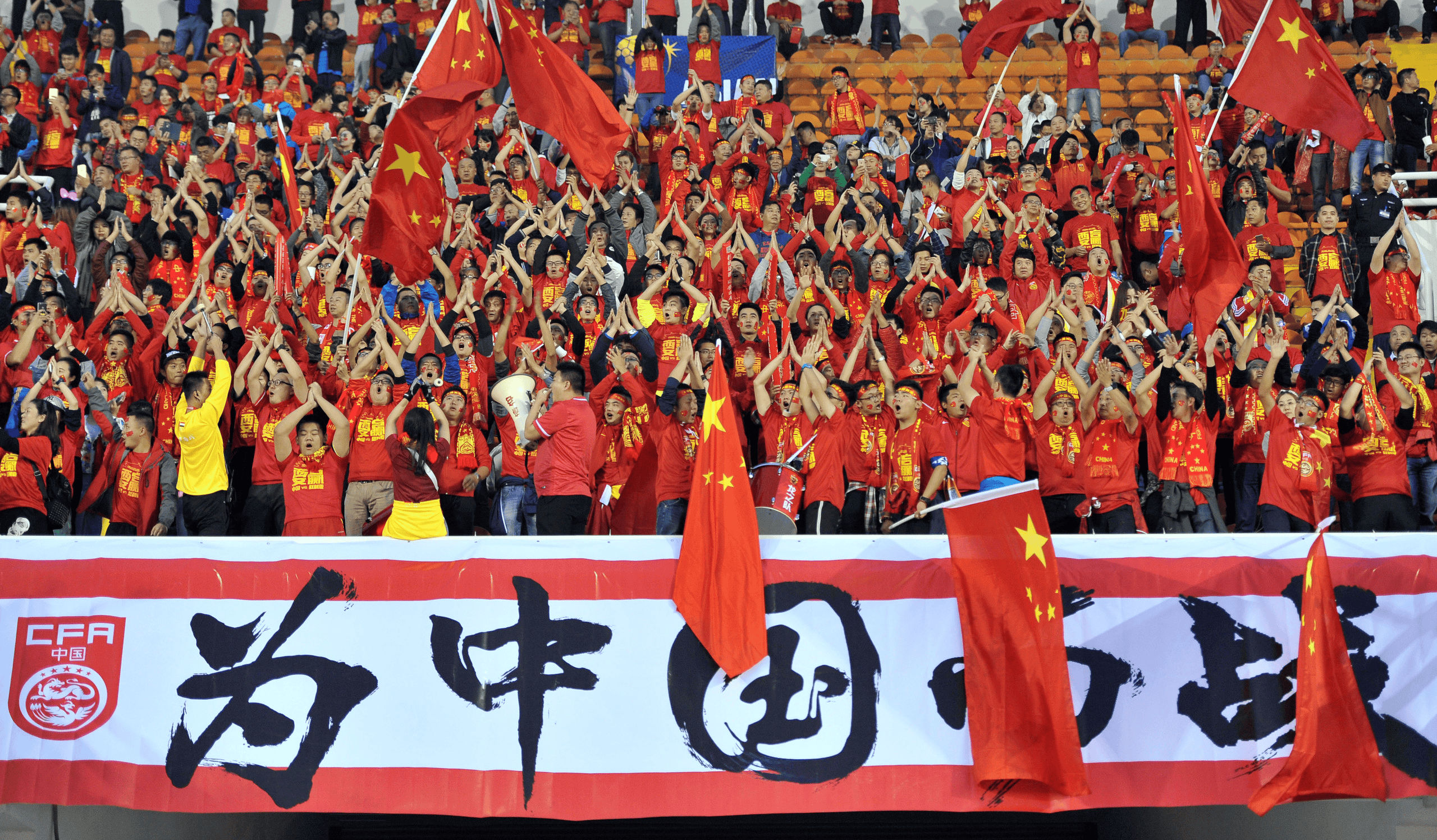 开云体育官网-赛事大战火热开启，球队斗志昂扬，士气大振
