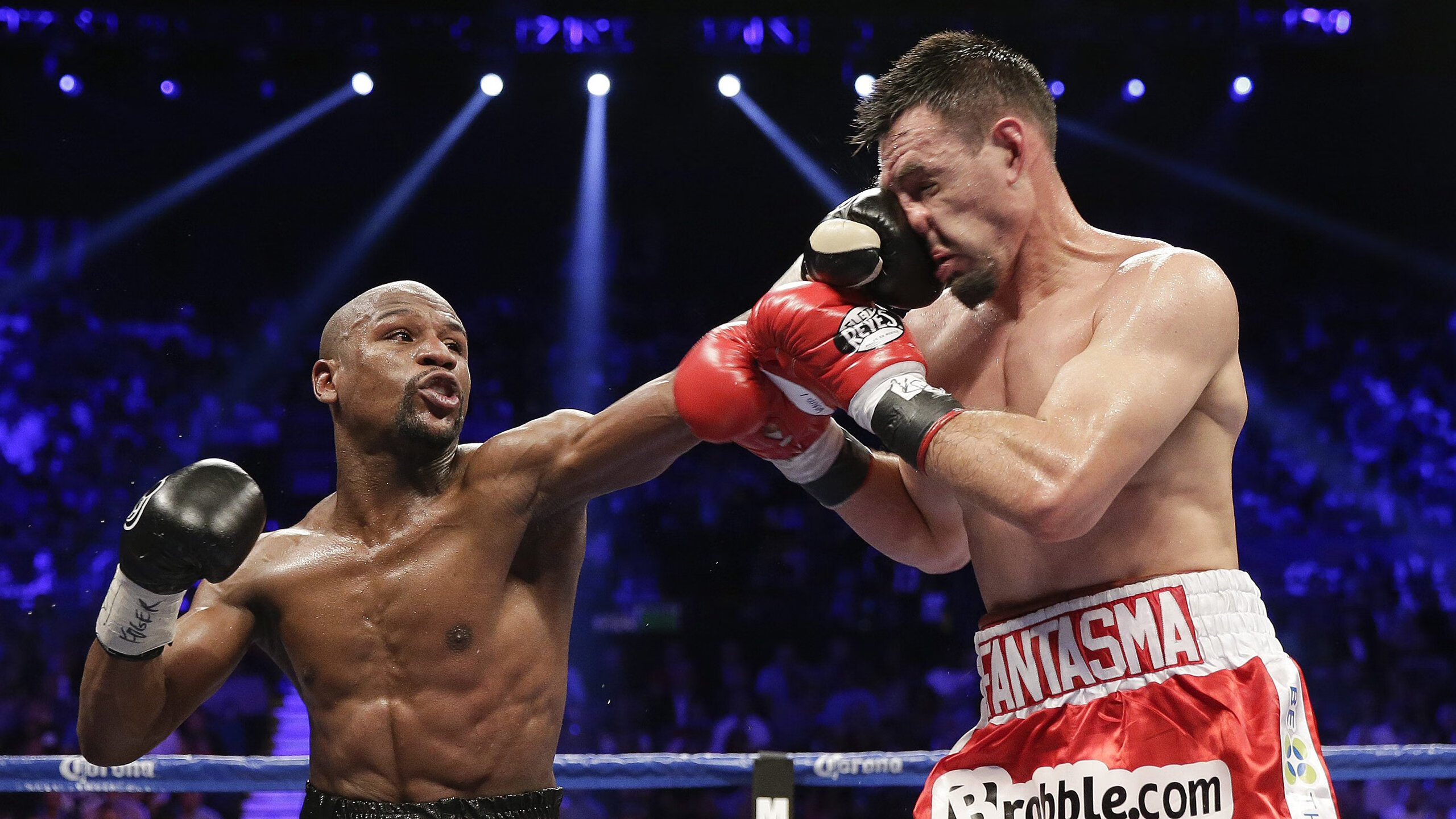 比利亚雷亚尔铜墙铁壁锁死智利，门神拉亚一战封神惊艳四座