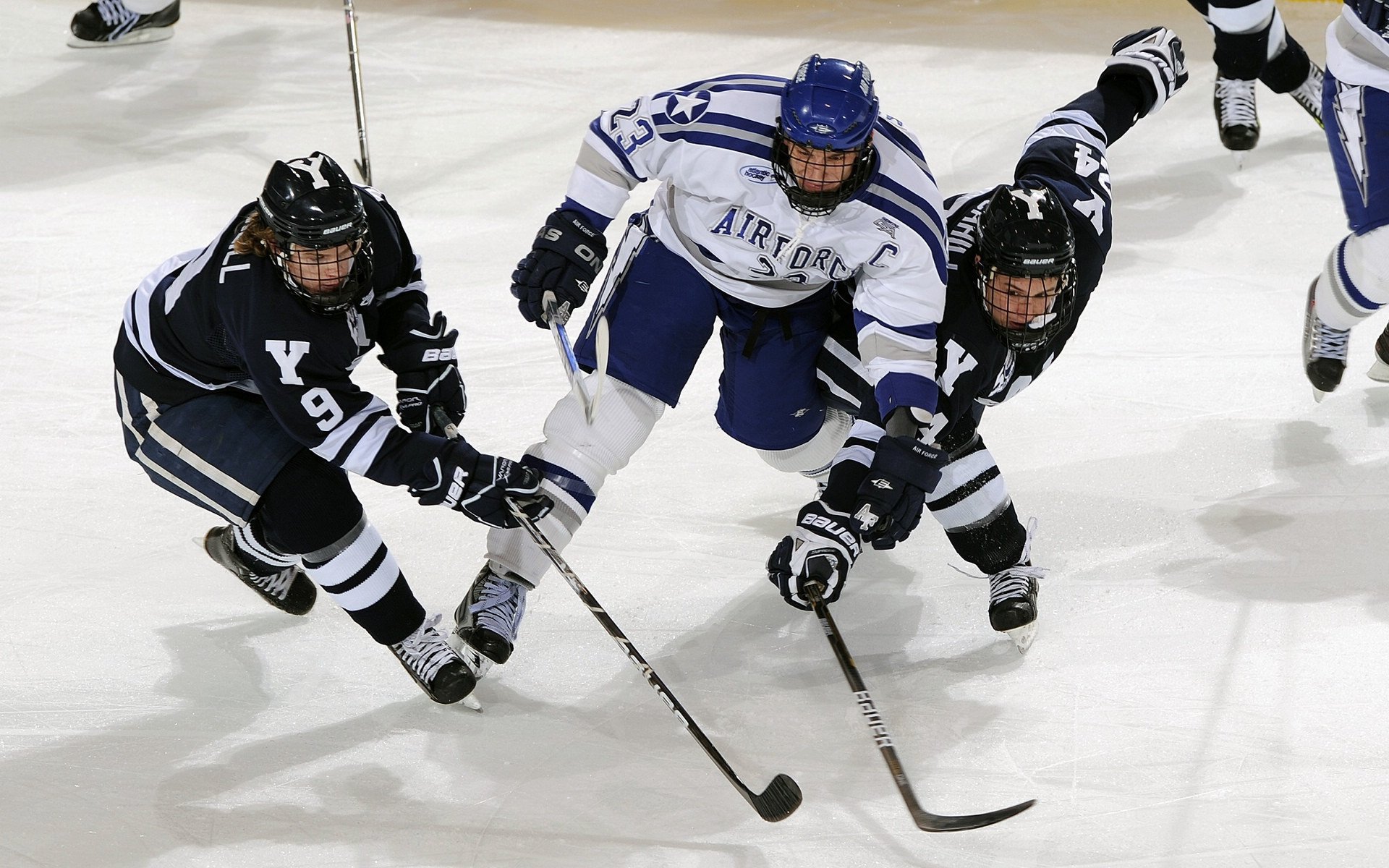 铁壁与利刃，阿劳霍如何成为巴黎逆转利物浦的隐形引擎