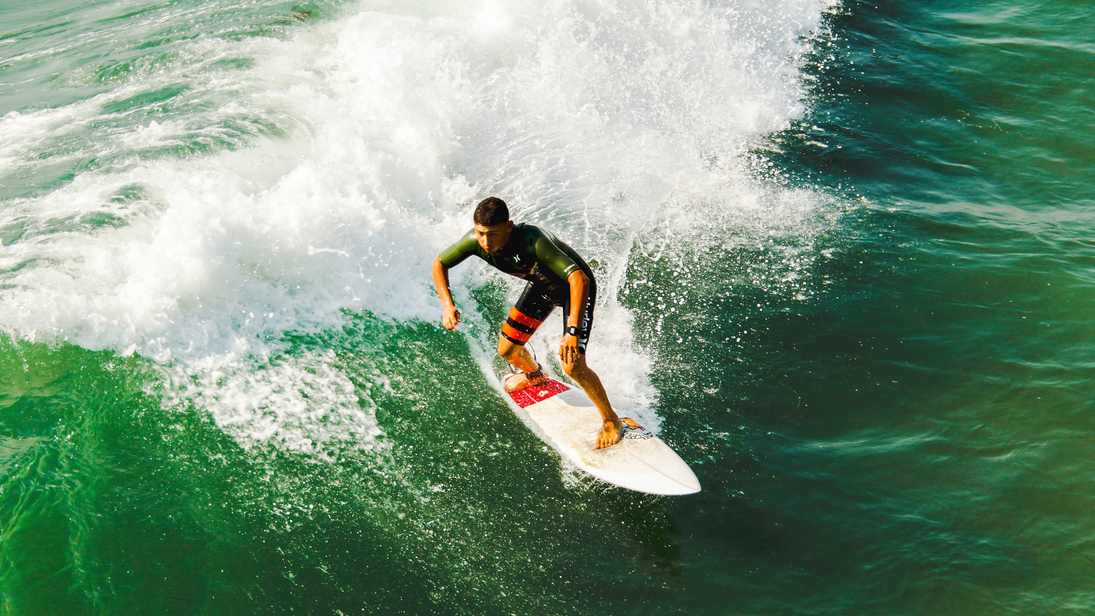 昨夜美加墨，阿尔瓦雷斯是唯一的神
